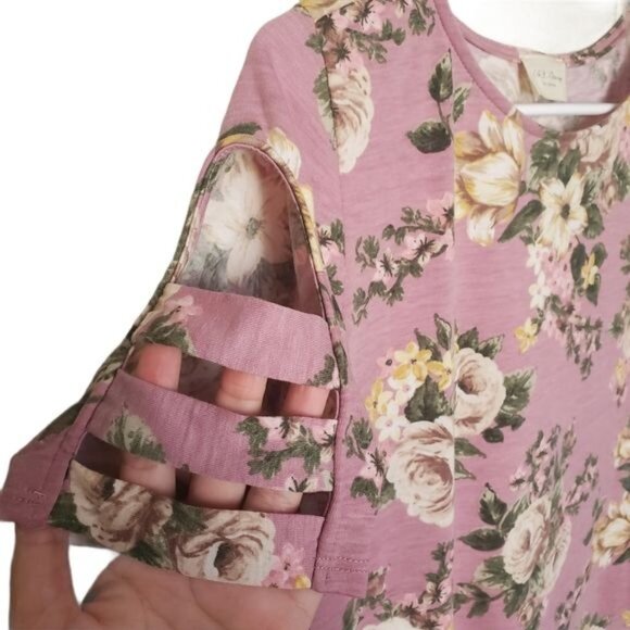 1.4.3. STORY Womens Top Small Floral‎ Lavender Green Yellow Flowers Femanine - Picture 3 of 9